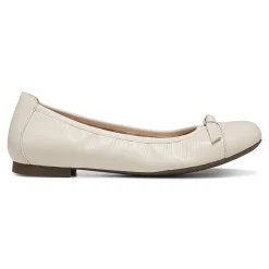Amorie Flat