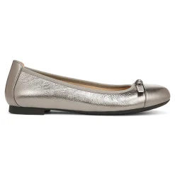 Amorie Flat