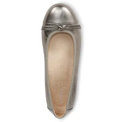 Amorie Flat
