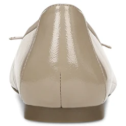 Amorie Flat