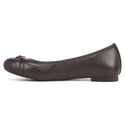 Delanie Flat