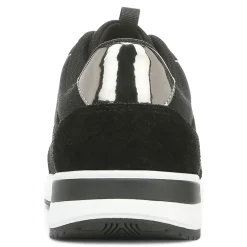 Nova Sneaker