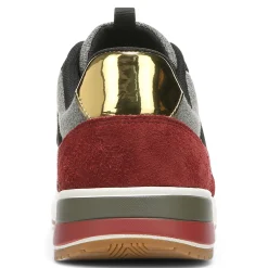 Nova Sneaker