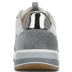 Nova Sneaker